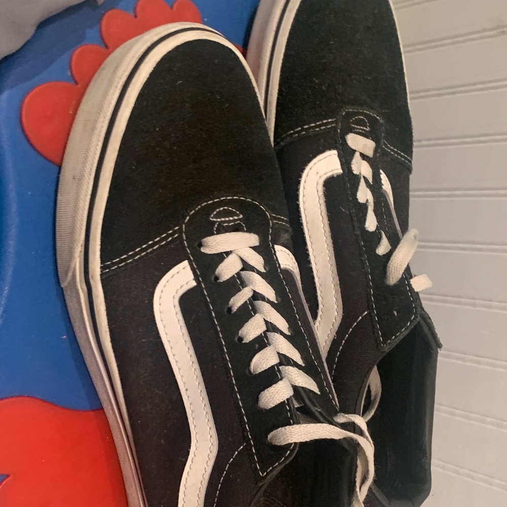 Vans Men's Classic Black and White Sneakers suede 8